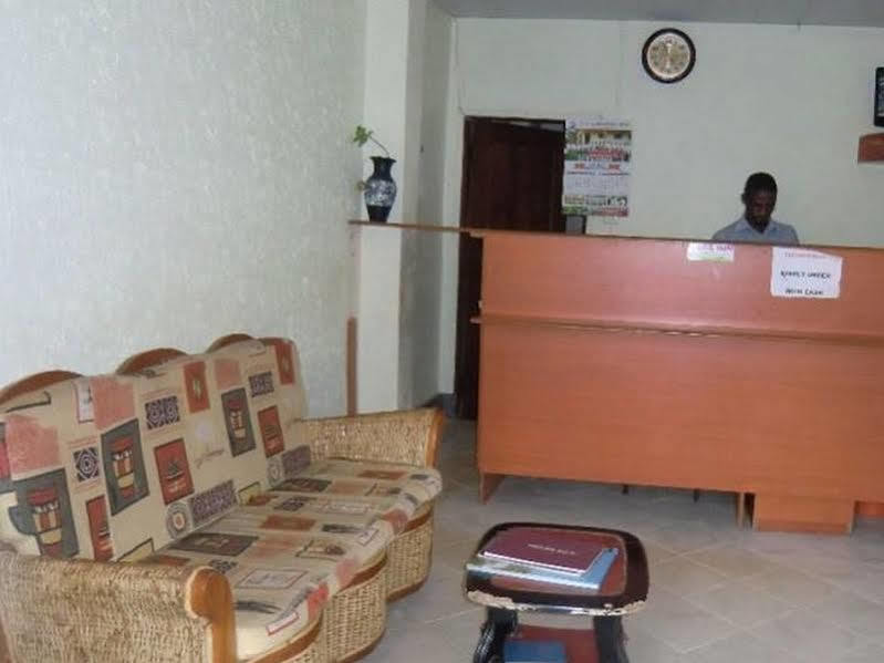 Keba Inn Lyamutundwe Dış mekan fotoğraf
