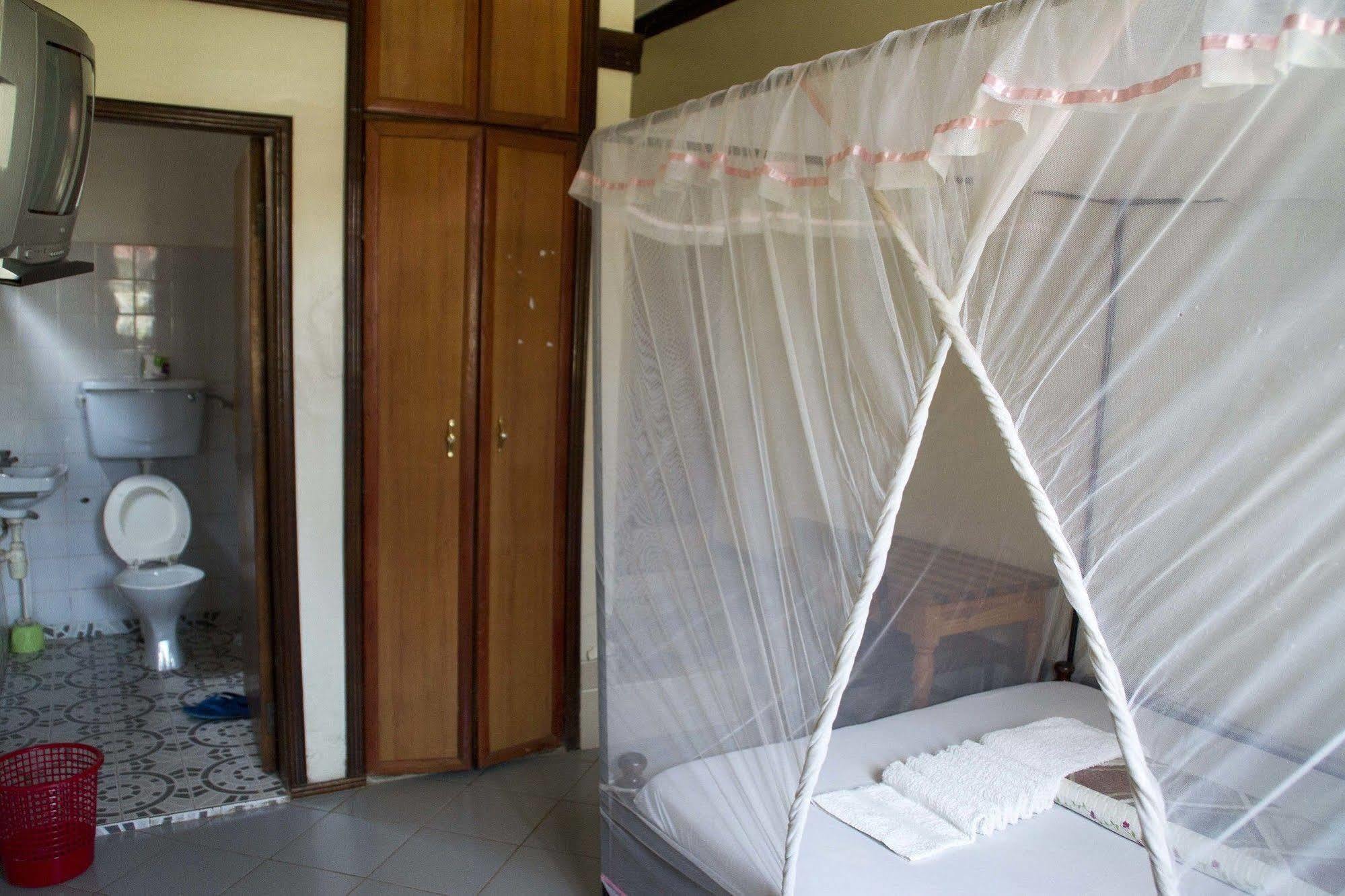 Keba Inn Lyamutundwe Dış mekan fotoğraf