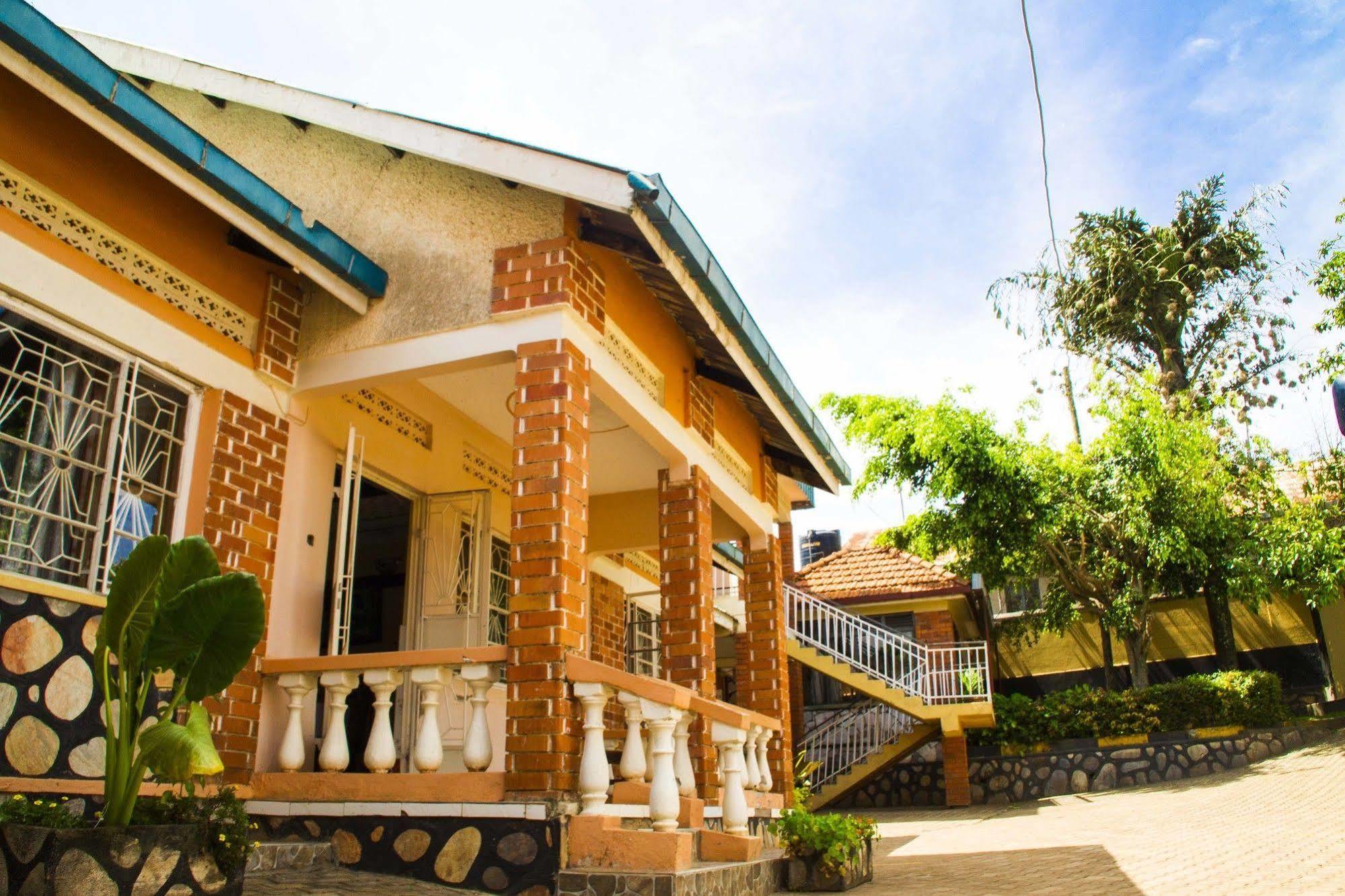 Keba Inn Lyamutundwe Dış mekan fotoğraf